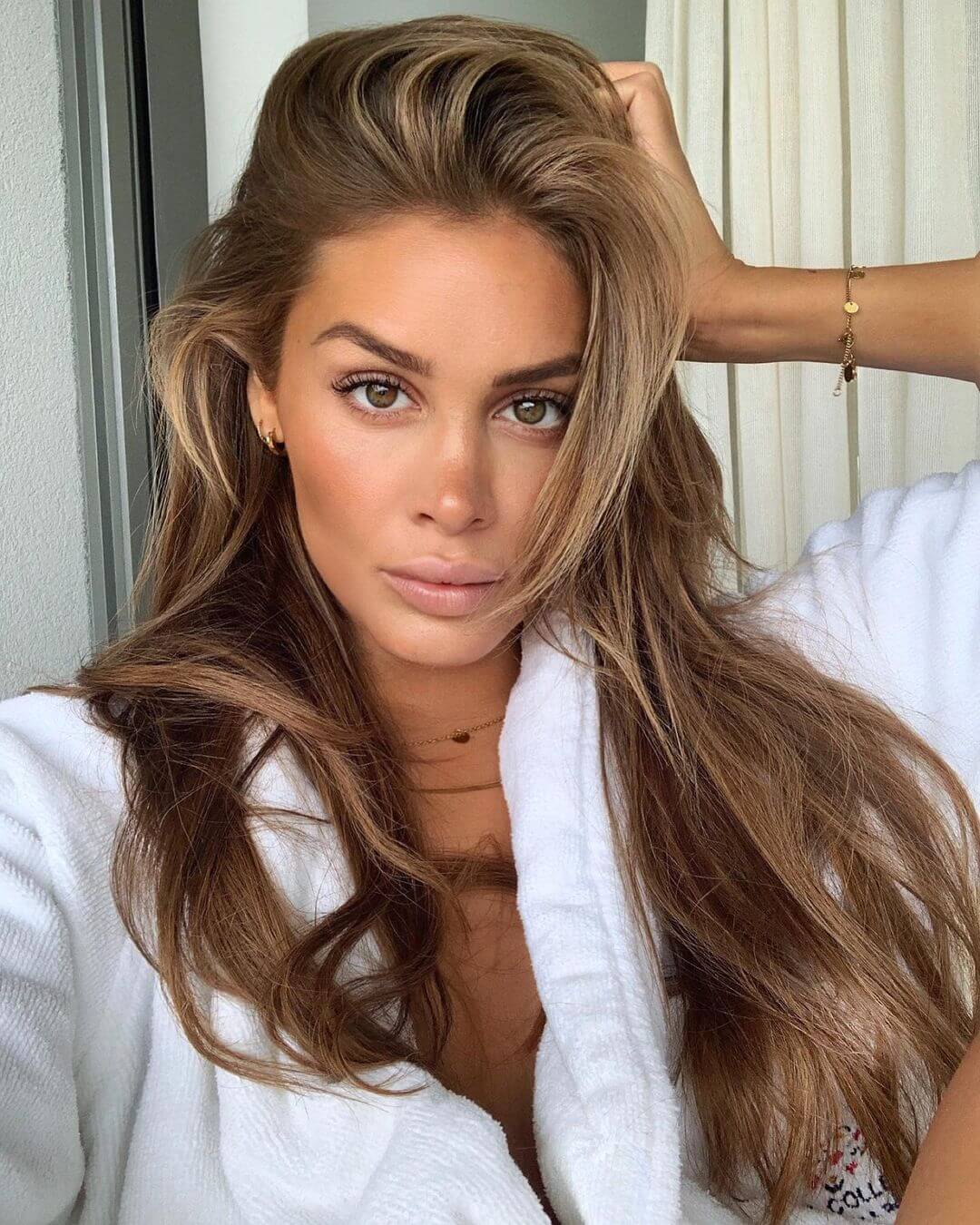 Jacqueline Neubauer's Instagram, Twitter & Facebook on IDCrawl